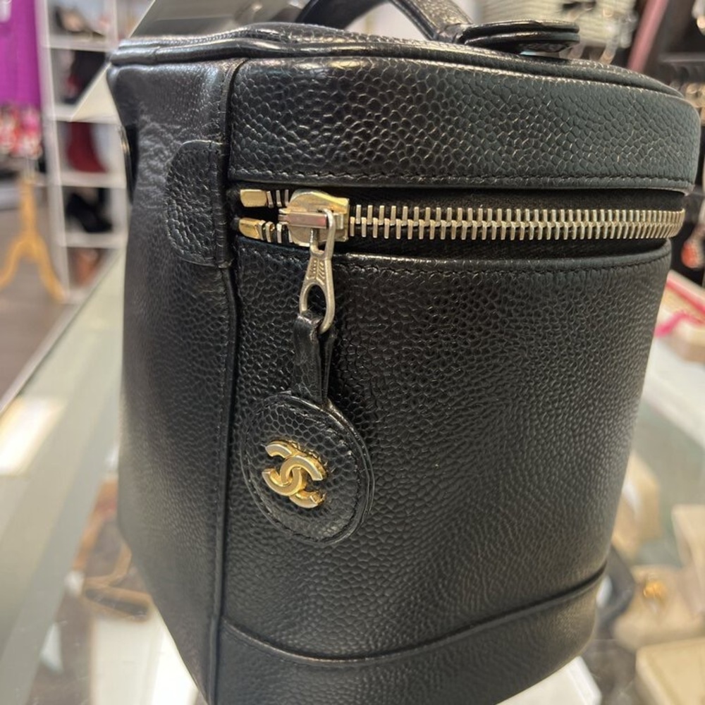 Chanel Vanity Bag - Picture 4 of 14